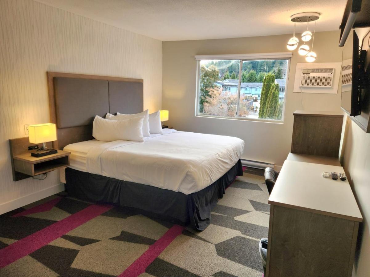 Motel The Spot At Porpoise Bay Sechelt Exterior foto
