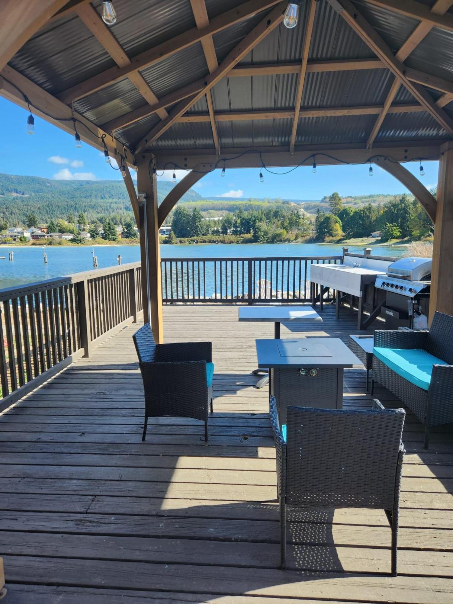Motel The Spot At Porpoise Bay Sechelt Exterior foto